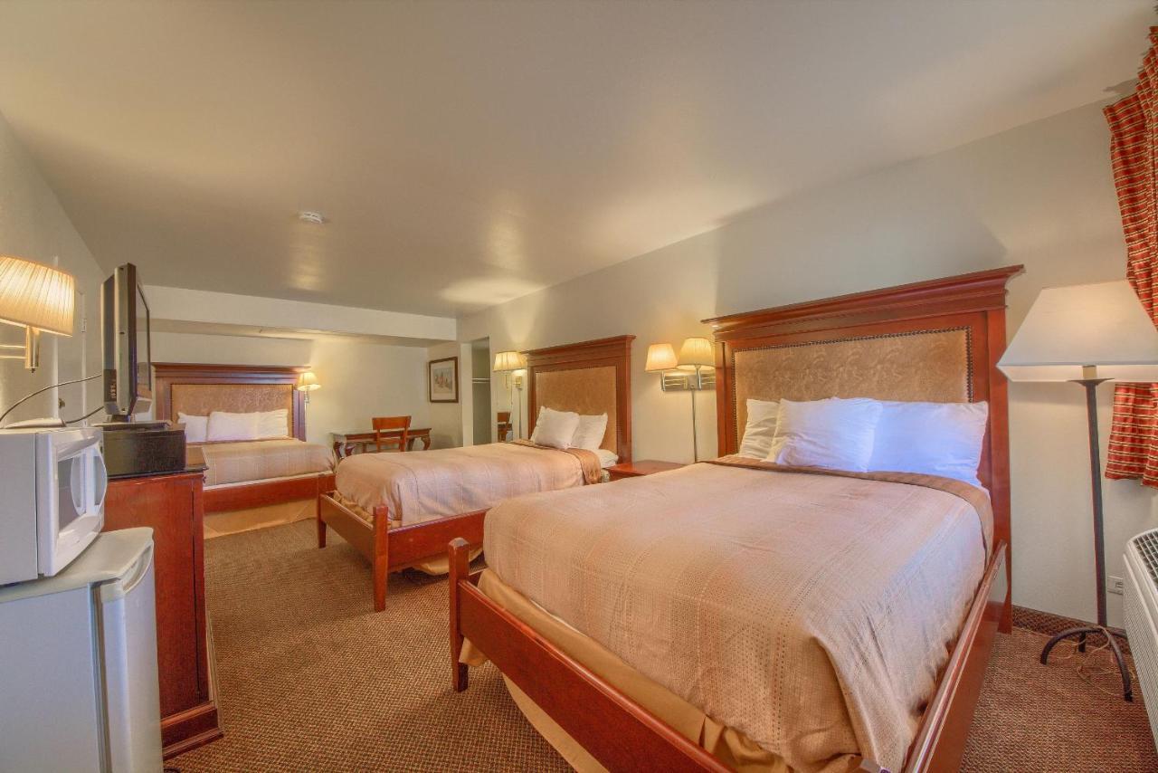 Americas Best Value Inn Uvalde Exterior foto